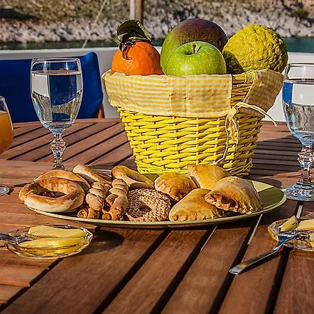 Filoxenia Apartment Symi