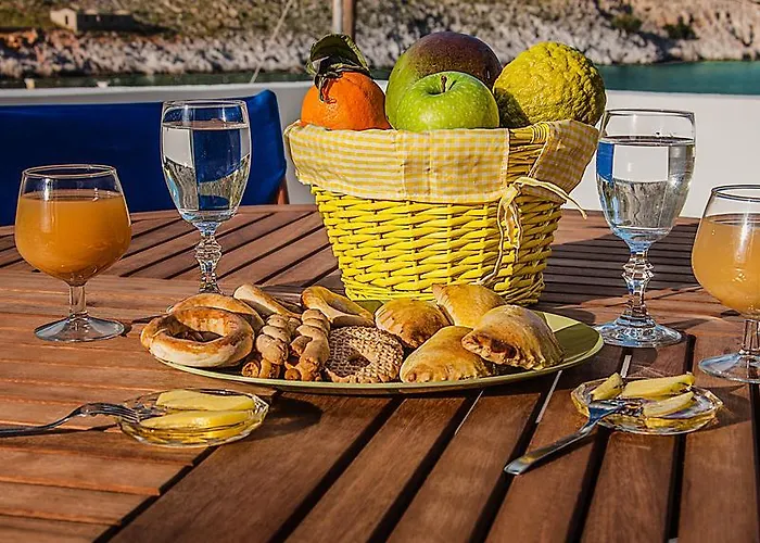 Filoxenia Lägenhet Symi